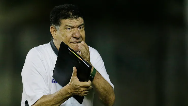 Joel Santana, durante partida pelo Campeonato Brasileiro 2014 em São Januário. - Foto: Paulo Campos/AGIF