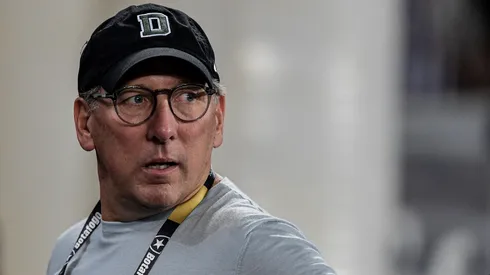 Jhon Textor dono do Botafogo durante partida contra o Palmeiras no estádio Engenhão pelo campeonato Brasileiro A 2023. Foto: Thiago Ribeiro/AGIF