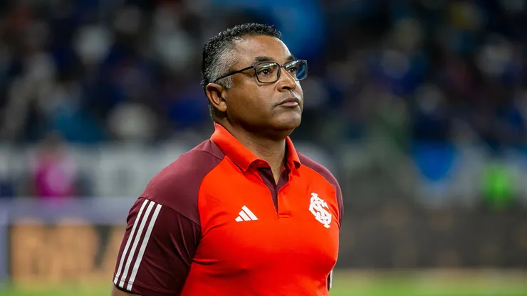 Roger Machado foi a favor da renovação de Gabriel Mercado - Foto: Fernando Moreno/AGIF