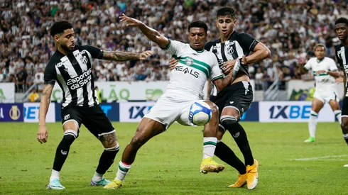 Brandão jogador do Coritiba durante partida contra o Ceará no estádio Arena Castelão pelo campeonato Brasileiro B 2024. Foto: Baggio Rodrigues/AGIF