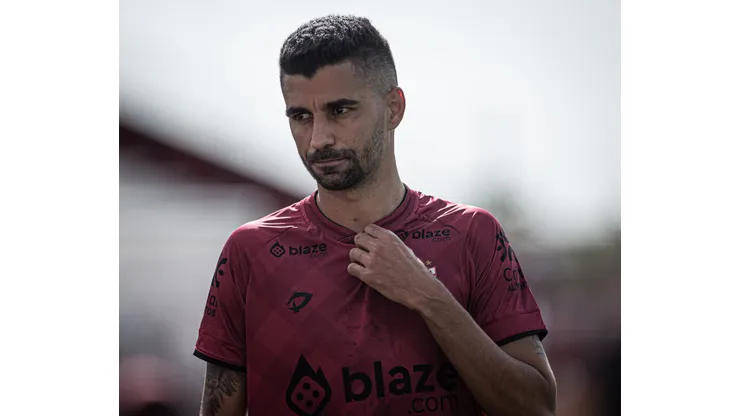 Jorginho durante confronto contra o Juventude no Brasileirão 2024.