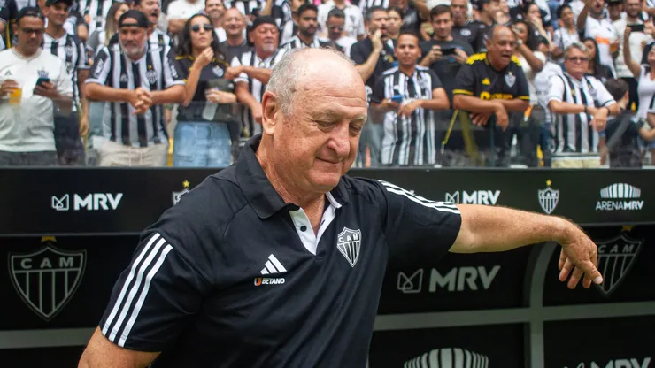 Felipão ex-técnico do Atlético-MG durante partida contra o Grêmio no estádio Arena MRV pelo campeonato Brasileiro A 2023. Foto: Fernando Moreno/AGIF