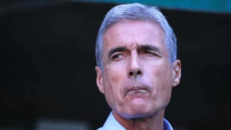 Luis Castro tecnico do Botafogo durante partida contra o Palmeiras no estadio Arena Allianz Parque pelo campeonato BRASILEIRO A 2023. Técnico em partida pelo time carioca