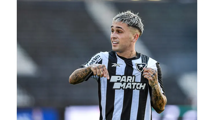 Diego Hernández durante confronto contra o Audax no Campeonato Carioca de 2024.