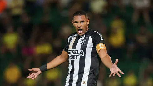 Matheus Felipe jogador do Ceara durante partida contra o Mirassol no estadio Jose Maria de Campos Maia pelo campeonato Brasileiro B 2024. Foto: Pedro Zacchi/AGIF