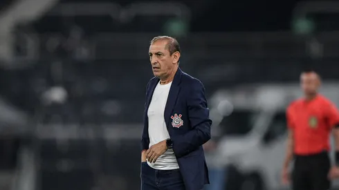 Ramón Díaz ficou na bronca com a arbitragem – Foto: Thiago Ribeiro/AGIF