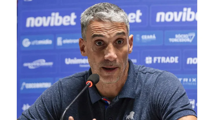 Vojvoda durante confronto contra o Athletico no Brasileirão.