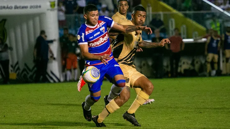 Hércules jogador do Fortaleza durante partida contra o Athletico-PR no estádio Presidente Vargas (CE) pelo campeonato Brasileiro A 2024. Foto: Baggio Rodrigues/AGIF