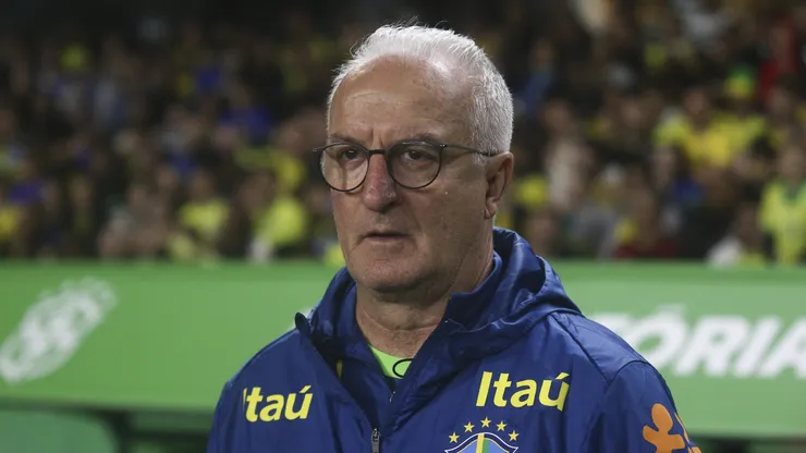 Dorival Jr técnico do Brasil durante partida contra o Equador no estádio Couto Pereira pelo campeonato Eliminatórias Copa Do Mundo 2026. Foto: Gabriel Machado/AGIF