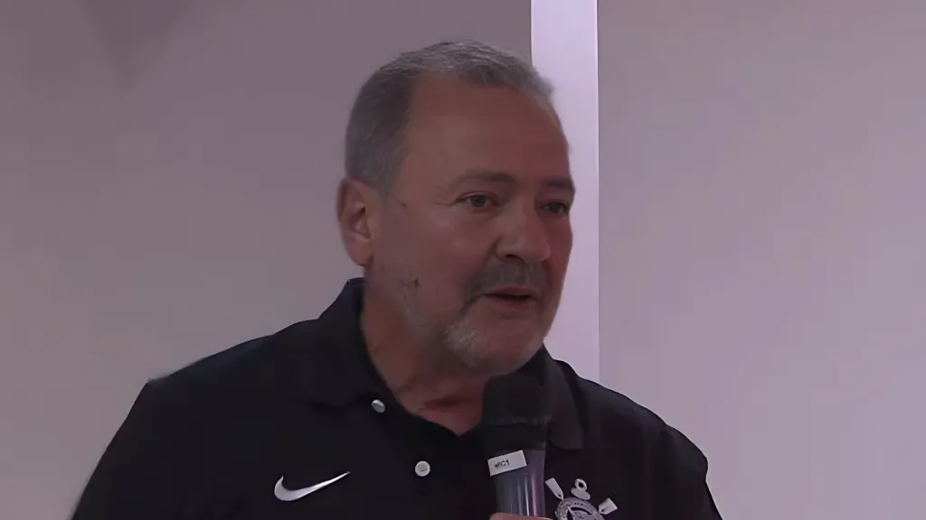 Fred Luz vira assunto - Foto: Reprodução/Corinthians TV.