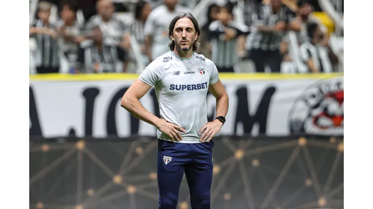Zubeldía durante confronto contra o Atlético-MG na Copa do Brasil 2024.