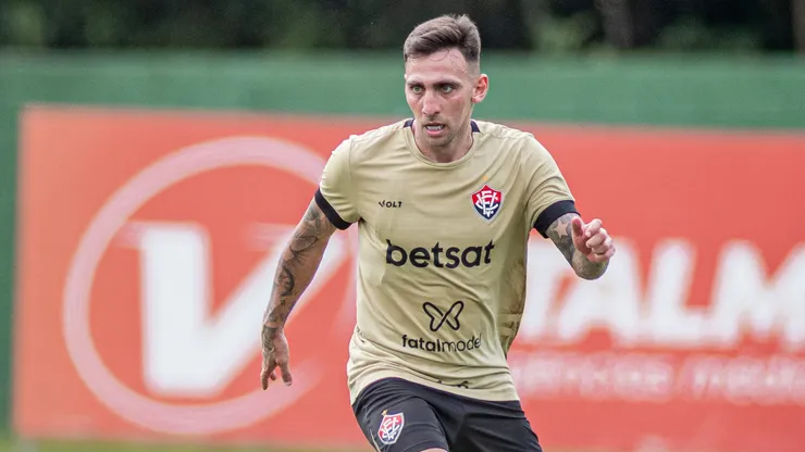 Gustavo Mosquito durante jogo treino com o Vitória para partida contra o Atlético-GO. Foto: Victor Ferreira/EC Vitória