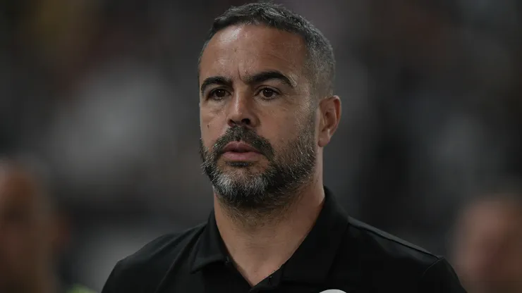 Artur Jorge já tem substituto - Foto: Thiago Ribeiro/AGIF