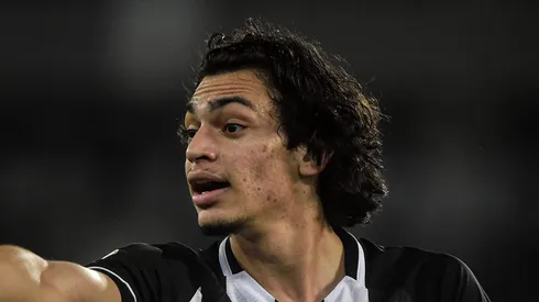 Matheus Nascimento deve retornar à disposição do Botafogo no Brasileirão.