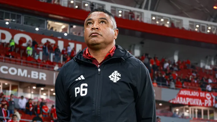 Roger Machado técnico do Internacional durante partida contra o Fortaleza no estádio Beira-Rio pelo campeonato Brasileiro A 2024. Foto: Maxi Franzoi/AGIF