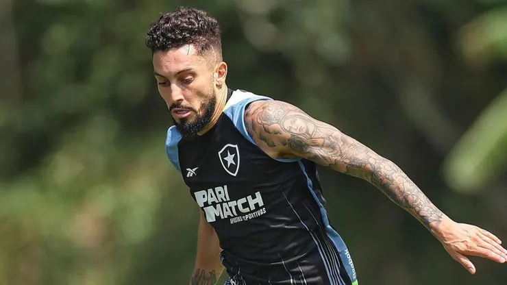 Alex Telles chega para ser titular no Botafogo - Foto: Reprodução/Instagram