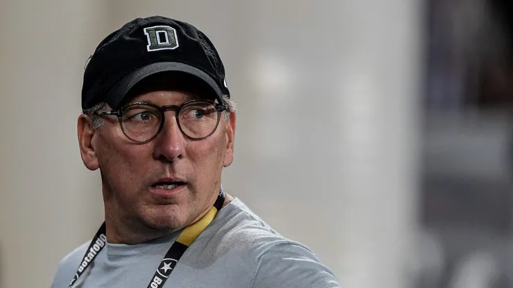 Jhon Textor, dono do Botafogo, durante partida contra o Palmeiras no Nilton Santos, pelo Campeonato Brasileiro de 2023.