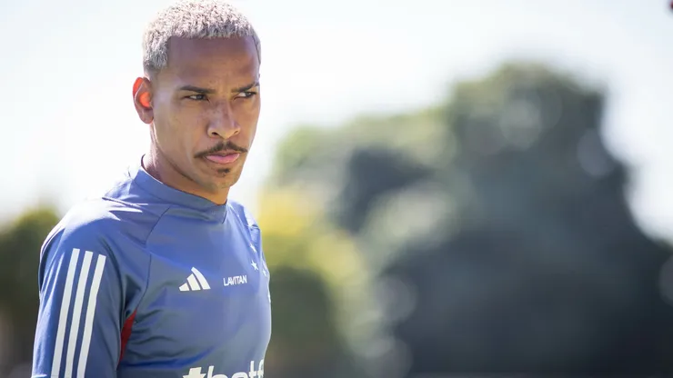 Matheus Pereira jogador do Cruzeiro durante treino no Centro de Treinamento CT Toca II. Meia sofreu dura nos bastidores