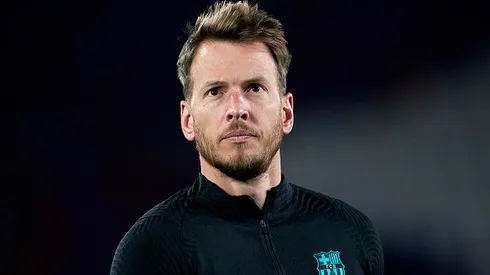 Neto atuando no Barcelona em 2021