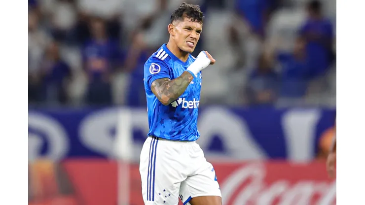 Lucas Romero durante confronto contra o Alianza Petrolera na Copa Sul-Americana de 2024.