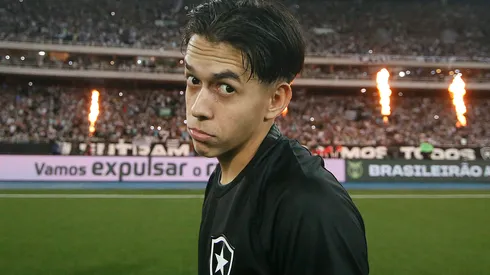 Foto: Vitor Silva/Botafogo – Segovinha durante confronto contra o Bragantino no Campeonato Brasileiro de 2023.