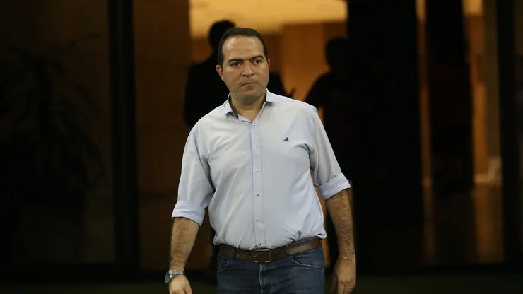 Marcelo Paz também vem olhando para a base - Foto: Marlon Costa/AGIF