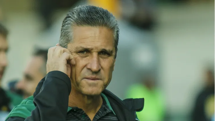 Jorginho critica a CBF.