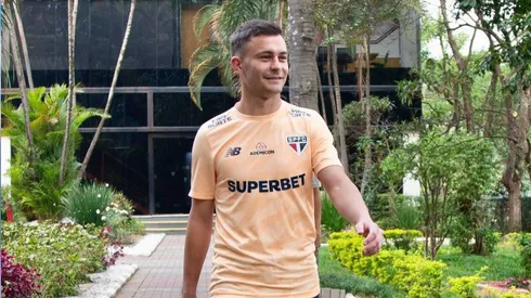 Santiago Longo chega para disputar posição no meio-campo – Foto: Miguel Schincariol / São Paulo FC