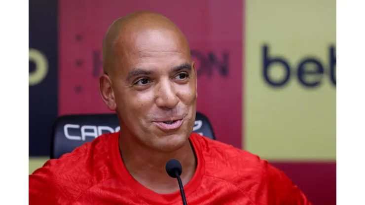 Pepa e apresentado como novo técnico do Sport no CT do clube pernambucano