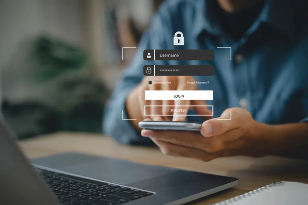 A imagem mostra um homem fazendo login na Sorte Online em seu celular.