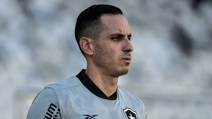 Gatito 'revive' polêmica com Bruno Henrique no Botafogo.
