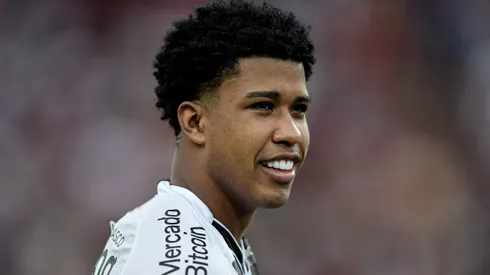 Andrey Santos jogador do Vasco durante partida contra o Flamengo no estadio Maracana pelo campeonato Carioca 2023.