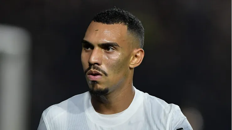 Corinthians atrasa nova parcela da compra de Matheuzinho.