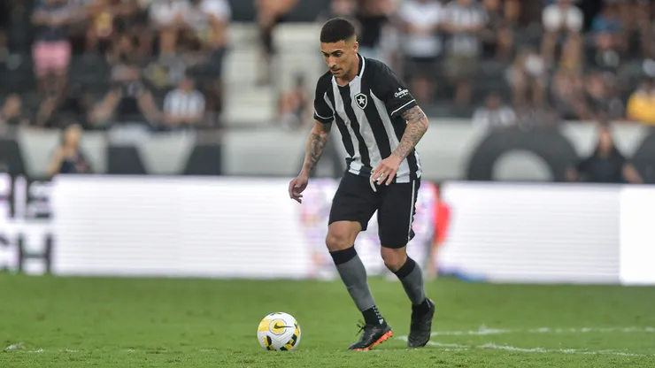 Philipe Sampaio jogador do Botafogo durante partida contra o Corinthians no estádio Engenhão pelo campeonato Brasileiro A 2022. Foto: Thiago Ribeiro/AGIF