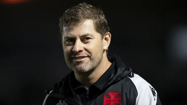 Rafael Paiva tecnico do Vasco durante partida contra o Fortaleza no estadio Sao Januario pelo campeonato Brasileiro A 2024. Treinador em partida do time