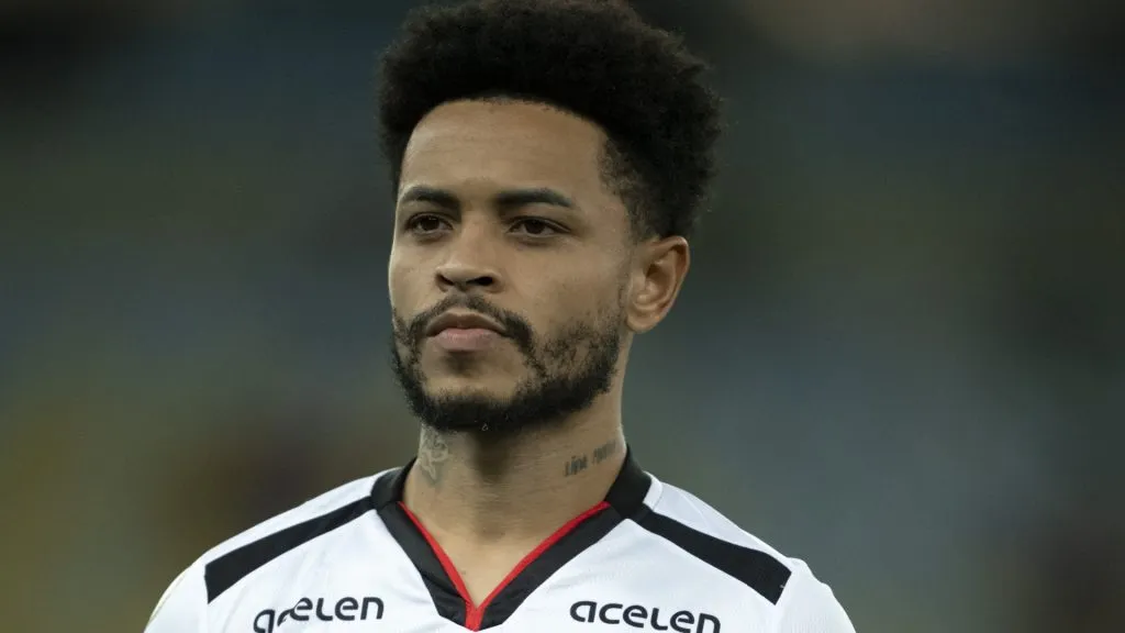 Matheuzinho, meia do Vitória