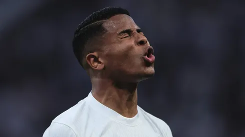 Corinthians terá de resolver situação envolvendo Wesley.