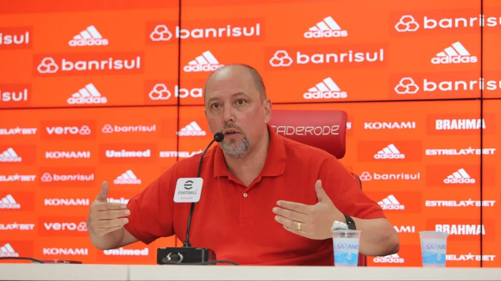 Barcellos fala sobre situação de Abel Braga (Imagem: Ricardo Duarte/Internacional)