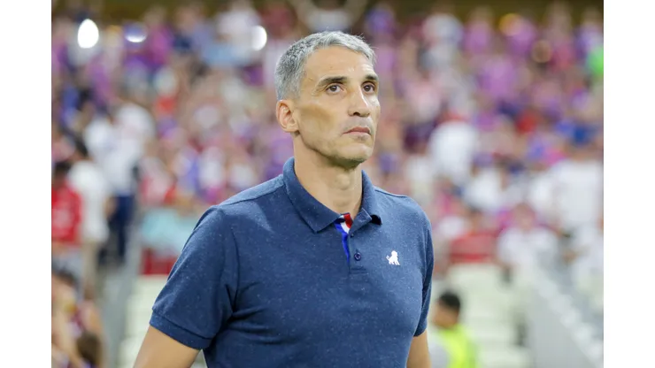 Vojvoda técnico do Fortaleza durante partida contra o Atletico-GO no estadio Arena Castelao pelo campeonato Brasileiro A 2024.