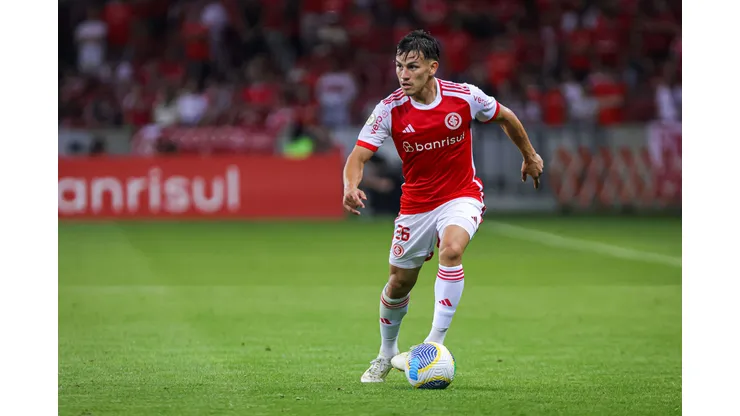 Bernabei está jogando muito no Internacional.