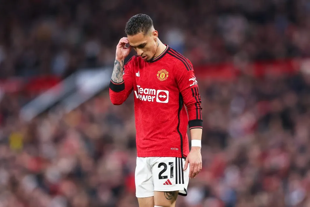 Antony não vive boa fase no Manchester United e deve ser negociando em janeiro (Photo by Matt McNulty/Getty Images)