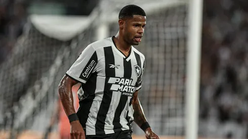 Junior Santos jogador do Botafogo durante partida contra o Vitoria no estadio Engenhao pelo campeonato Copa Do Brasil 2024.