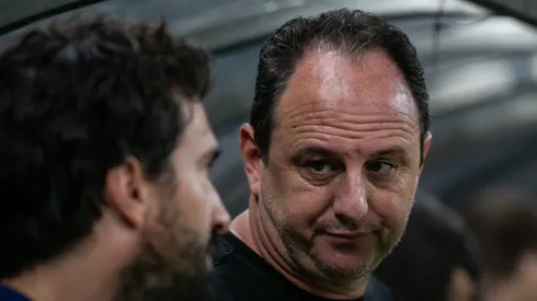 Rogerio Ceni, técnico do Bahia, durante partida contra o Cruzeiro (Foto: Fernando Moreno/AGIF)