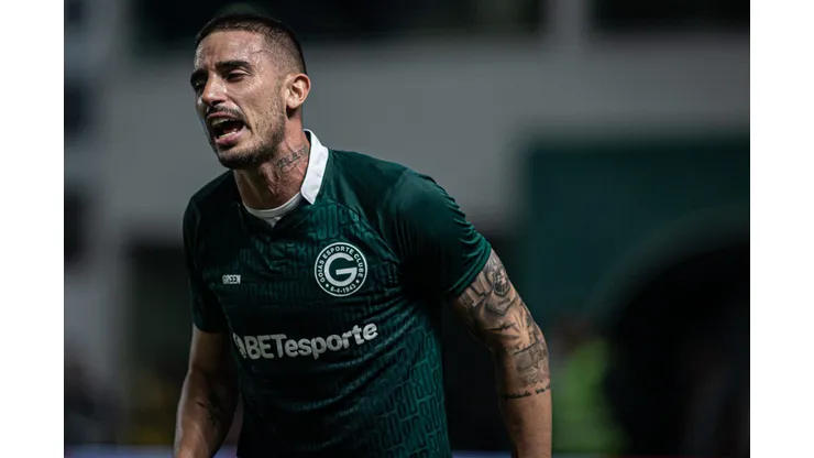 Thiago Galhardo atuando no Goiás em 2024
