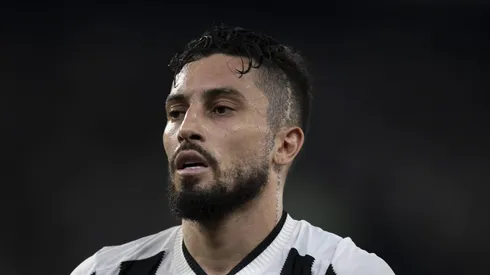 Alex Telles está liberado para a Libertadores.
