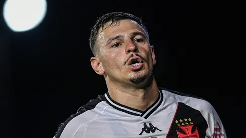 Hugo Moura é desfalque certo no Vasco – Foto: Thiago Ribeiro/AGIF