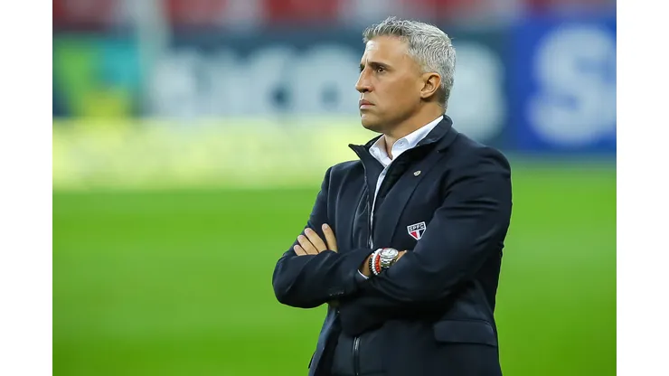 Crespo durante a passagem pelo São Paulo em confronto contra o Internacional no Brasileiro de 2021.