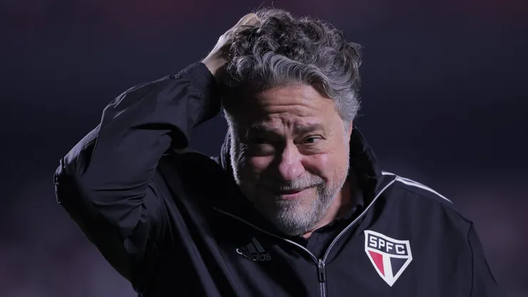 Julio Casares, presidente do São Paulo, antes de partida contra o Palmeiras, pela Copa do Brasil de 2023.