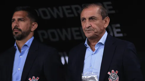 Ramón Díaz, técnico do Corinthians, durante partida contra o Bragantino (Foto: Ettore Chiereguini/AGIF)