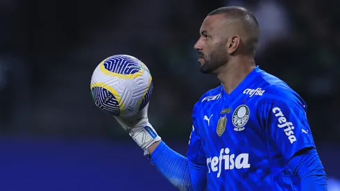 Weverton, goleiro do Palmeiras, durante partida contra o RB Bragantino, pelo Campeonato Brasileiro.